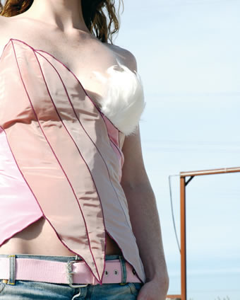 Korsage mit Federn in rosa- Couture - Brautmode und Abendmode von Nina Biernath